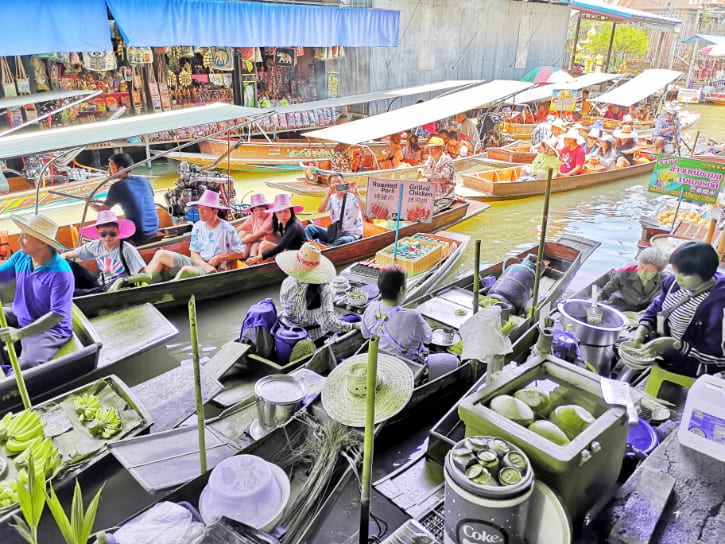 Damnoen Saduak Floating Market near Bangkok, Thailand
